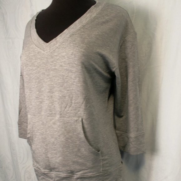 Light Grey t-shirt with Hoodie Pocket - Picture 2 of 4